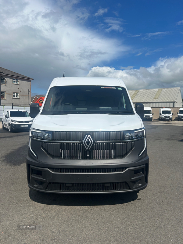 Renault Master LM35 DCI 150 BHP ADVANCE MEDIUM ROOF in Antrim