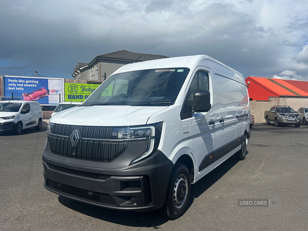Renault Master LM35 DCI 150 BHP ADVANCE MEDIUM ROOF in Antrim