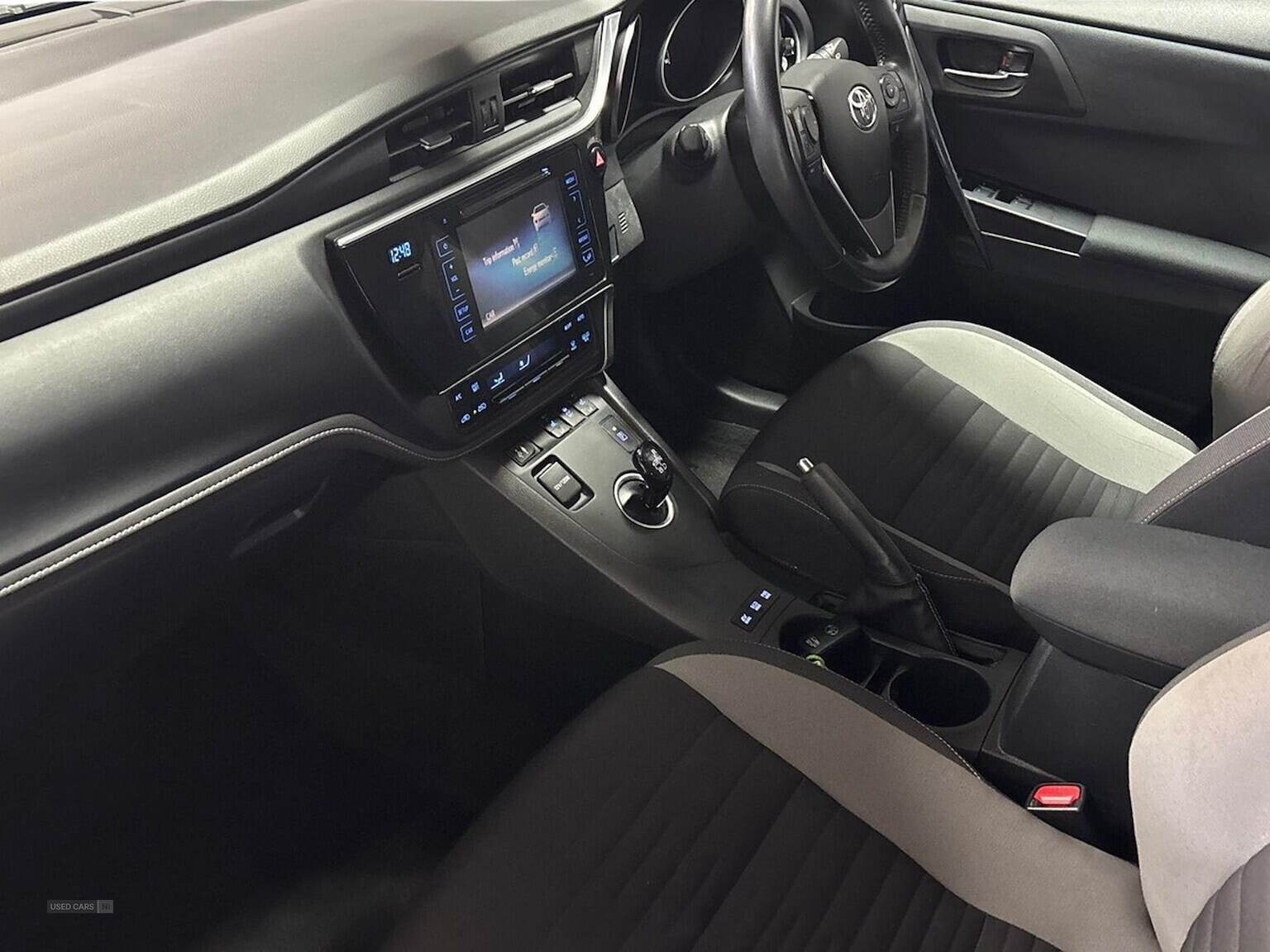Mar 2017 Toyota Auris 1.8 Hybrid Business Edition Tss 5Dr Cvt