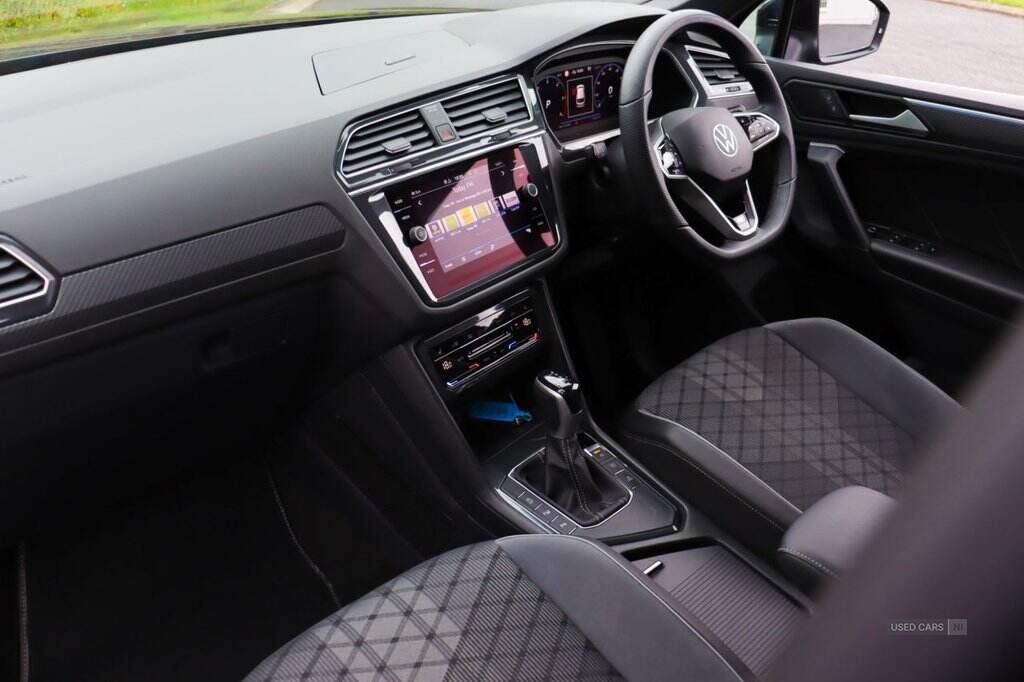 Jan 2022 Volkswagen Tiguan 2.0 TDI R-Line 5dr DSG