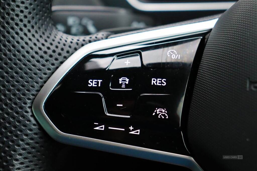 Jan 2022 Volkswagen Tiguan 2.0 TDI R-Line 5dr DSG