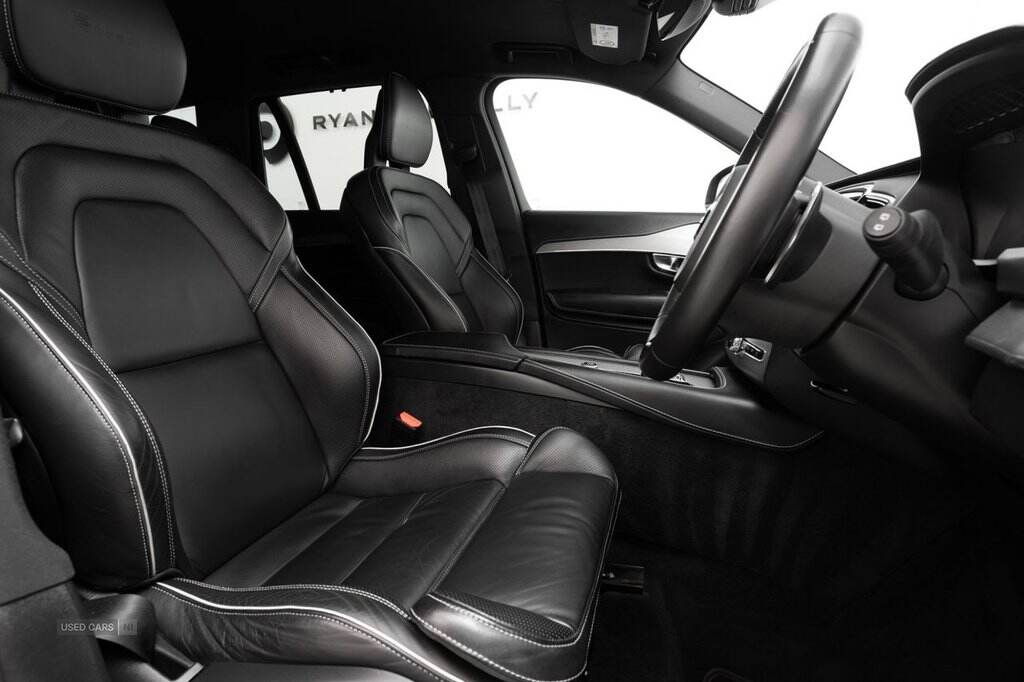 Jan 2020 Volvo XC90 2.0 B5D [235] R DESIGN 5dr AWD Geartronic