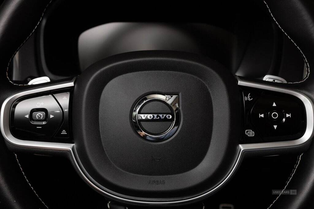 Jan 2020 Volvo XC90 2.0 B5D [235] R DESIGN 5dr AWD Geartronic
