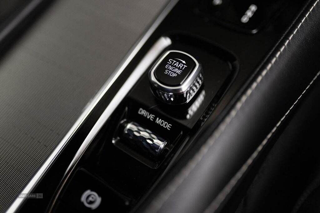 Jan 2020 Volvo XC90 2.0 B5D [235] R DESIGN 5dr AWD Geartronic