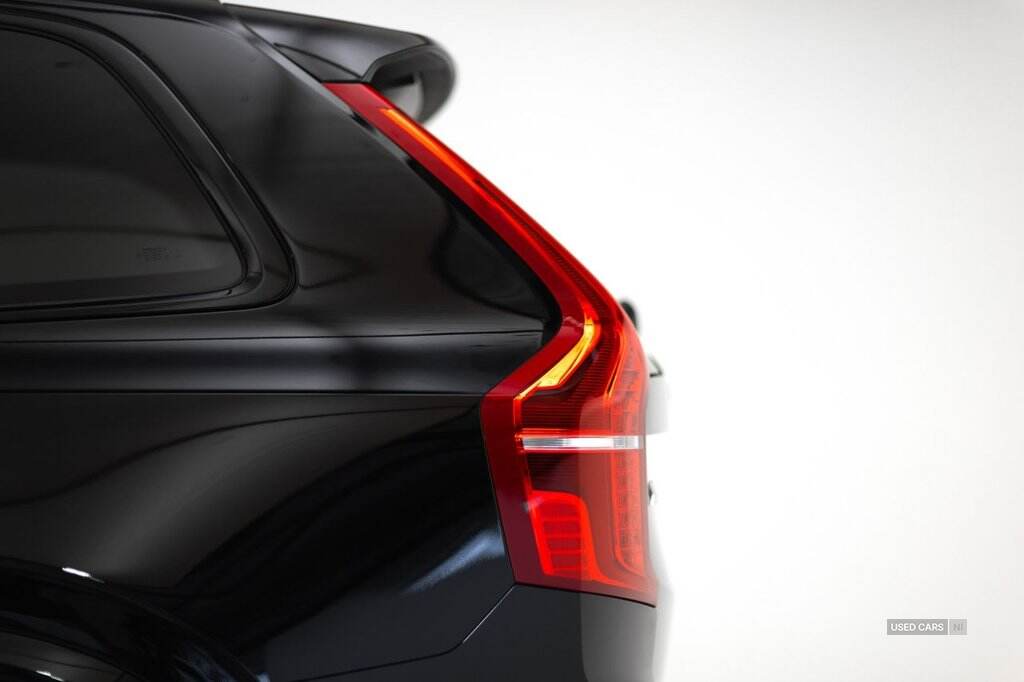 Jan 2020 Volvo XC90 2.0 B5D [235] R DESIGN 5dr AWD Geartronic
