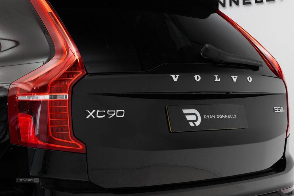 Jan 2020 Volvo XC90 2.0 B5D [235] R DESIGN 5dr AWD Geartronic