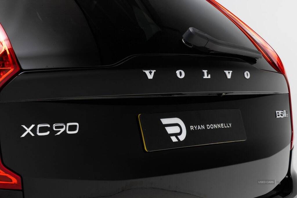 Jan 2020 Volvo XC90 2.0 B5D [235] R DESIGN 5dr AWD Geartronic
