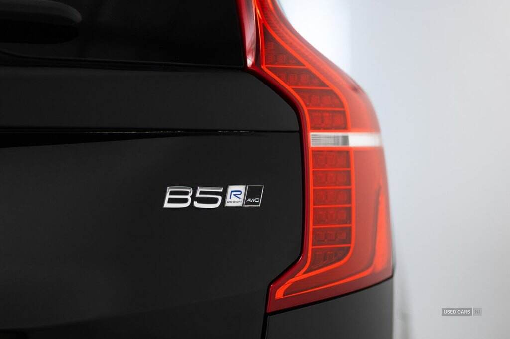 Jan 2020 Volvo XC90 2.0 B5D [235] R DESIGN 5dr AWD Geartronic