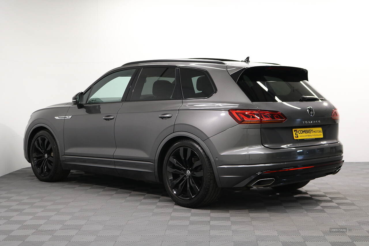 May 2021 Volkswagen Touareg 3.0 V6 TDI 4Motion Black Edition 5dr Tip Auto