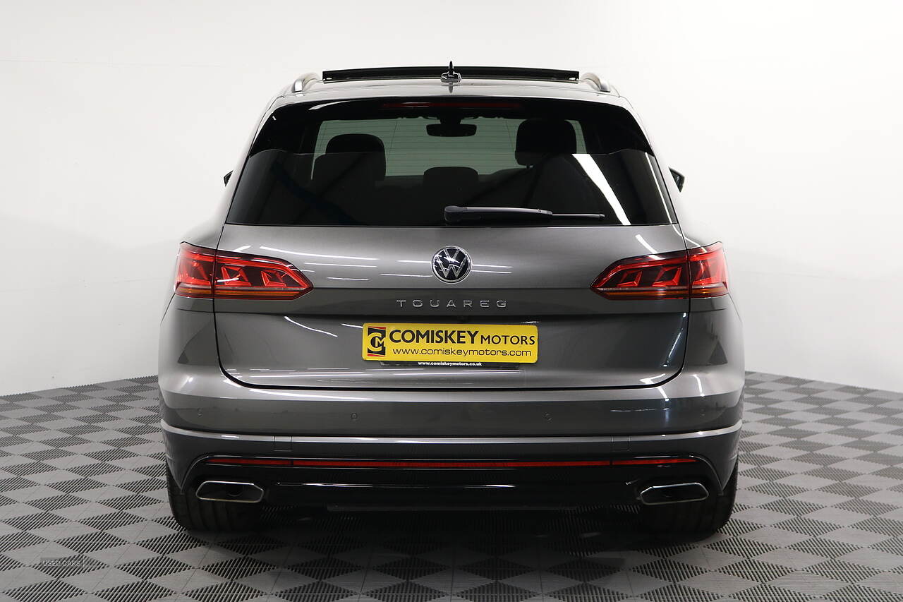 May 2021 Volkswagen Touareg 3.0 V6 TDI 4Motion Black Edition 5dr Tip Auto