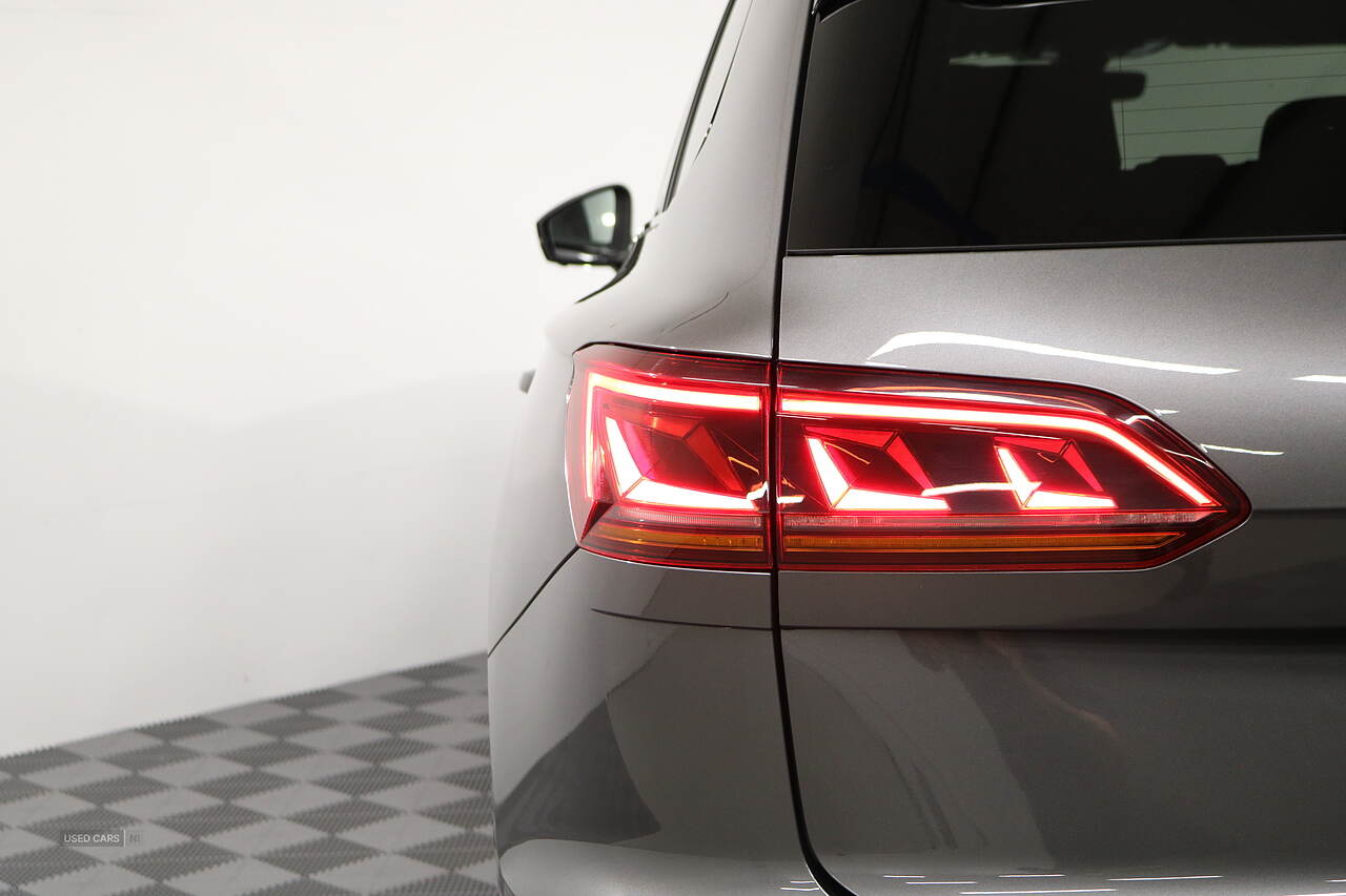 May 2021 Volkswagen Touareg 3.0 V6 TDI 4Motion Black Edition 5dr Tip Auto