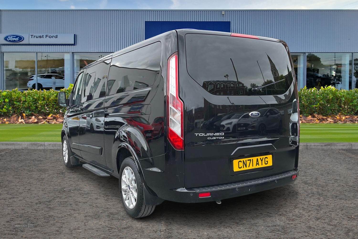 Sep 2021 Ford Tourneo Custom 2.0 EcoBlue 130ps L/R 8 Seater Titanium Auto