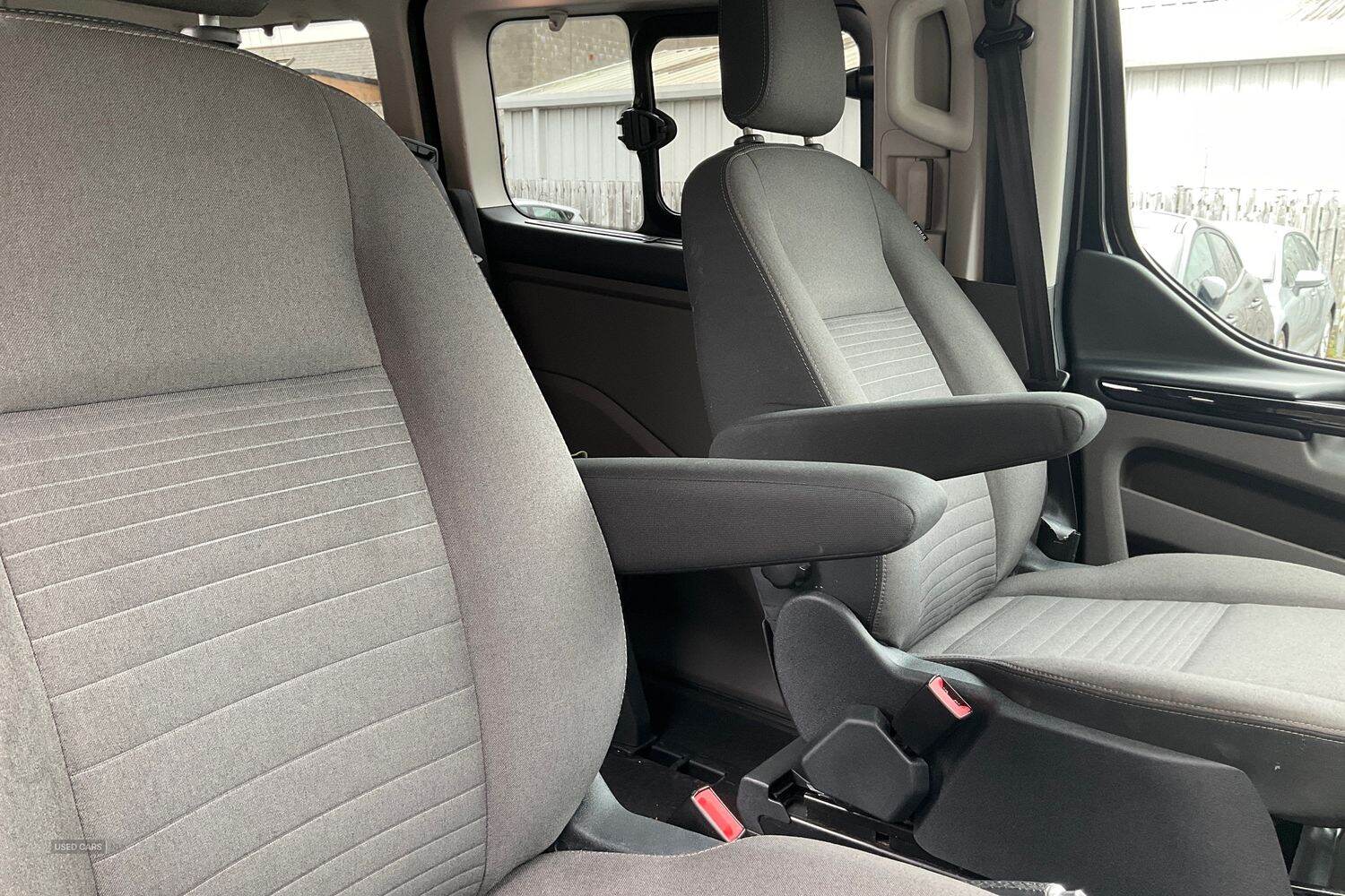 Sep 2021 Ford Tourneo Custom 2.0 EcoBlue 130ps L/R 8 Seater Titanium Auto