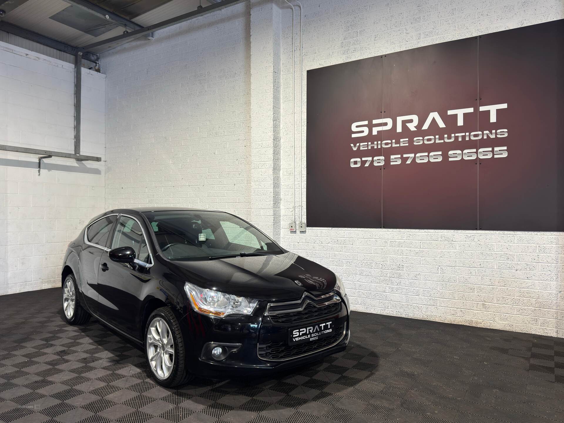 Nov 2013 Citroen DS4 1.6 e-HDi 115 DStyle 5dr