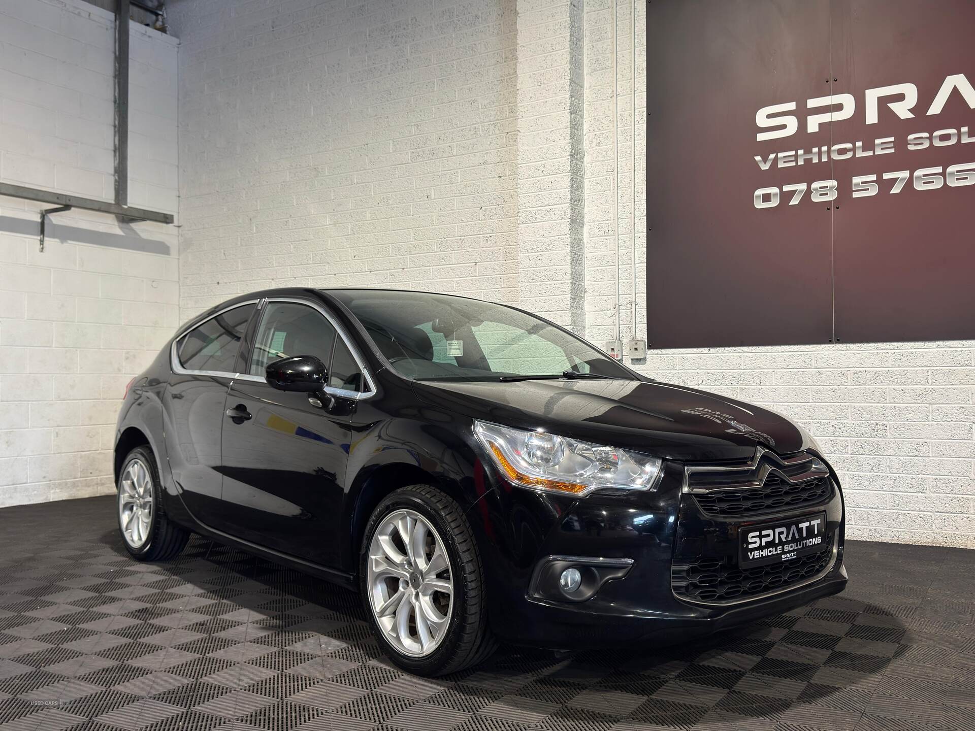 Nov 2013 Citroen DS4 1.6 e-HDi 115 DStyle 5dr