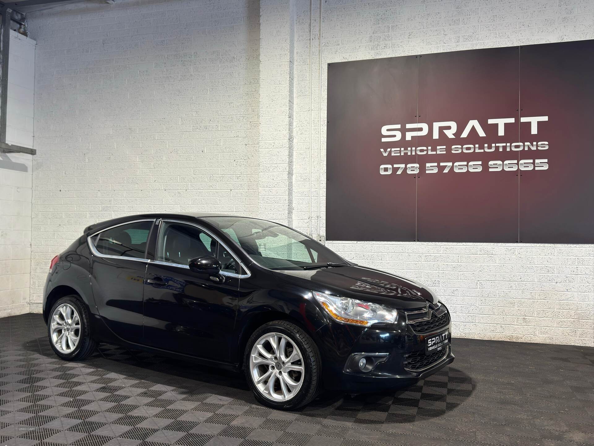 Nov 2013 Citroen DS4 1.6 e-HDi 115 DStyle 5dr