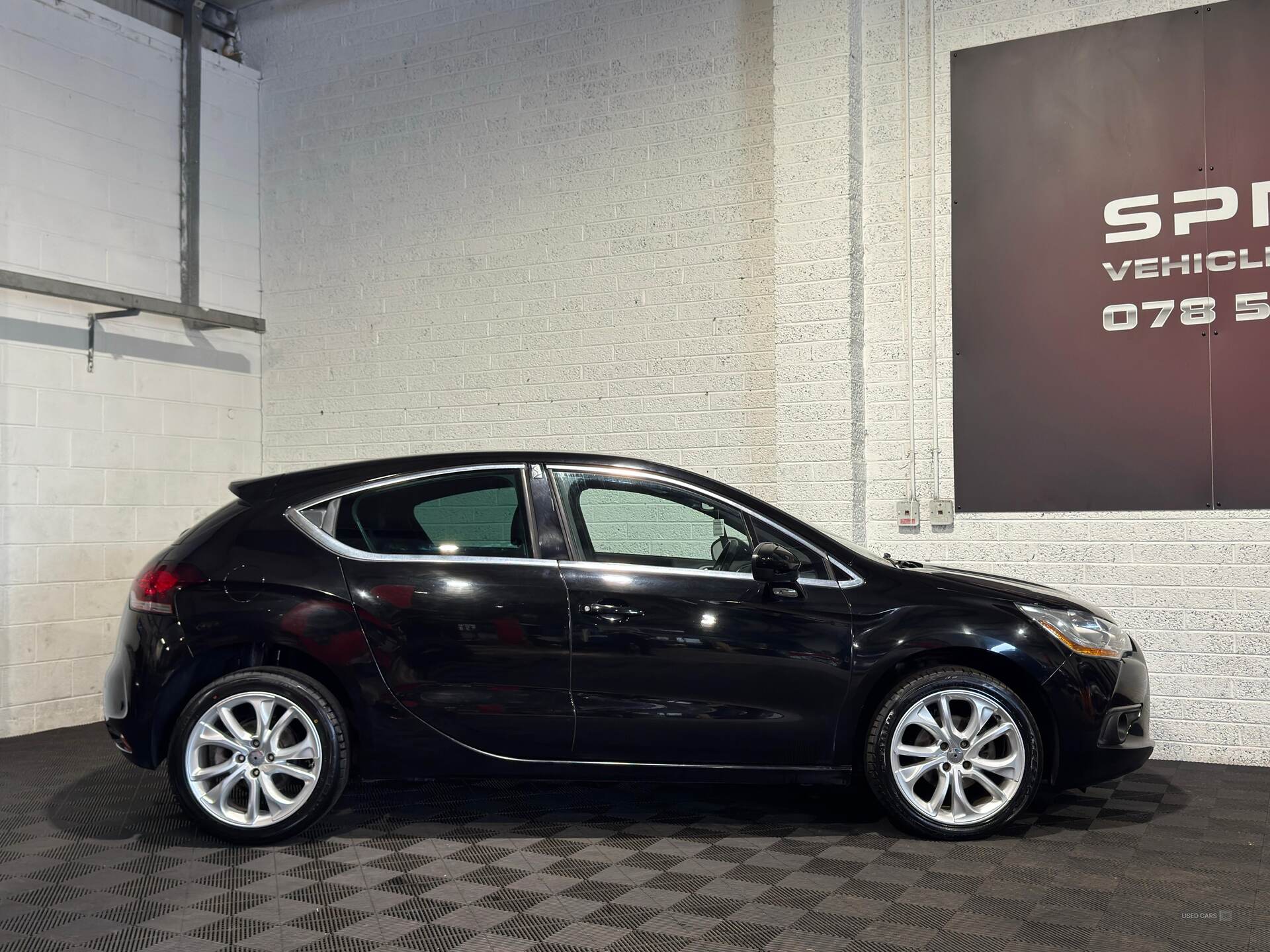Nov 2013 Citroen DS4 1.6 e-HDi 115 DStyle 5dr