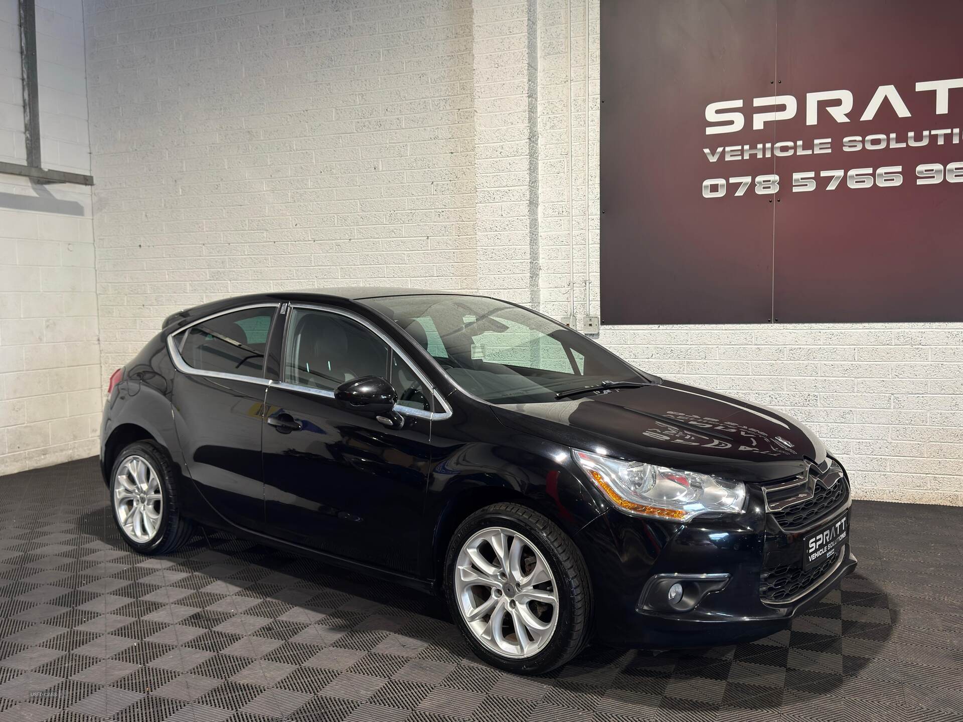 Nov 2013 Citroen DS4 1.6 e-HDi 115 DStyle 5dr