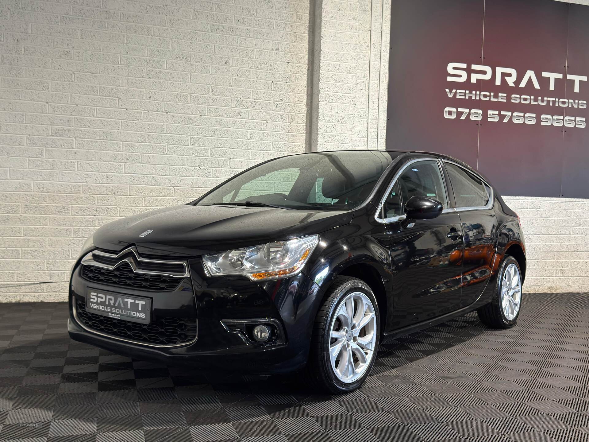 Nov 2013 Citroen DS4 1.6 e-HDi 115 DStyle 5dr