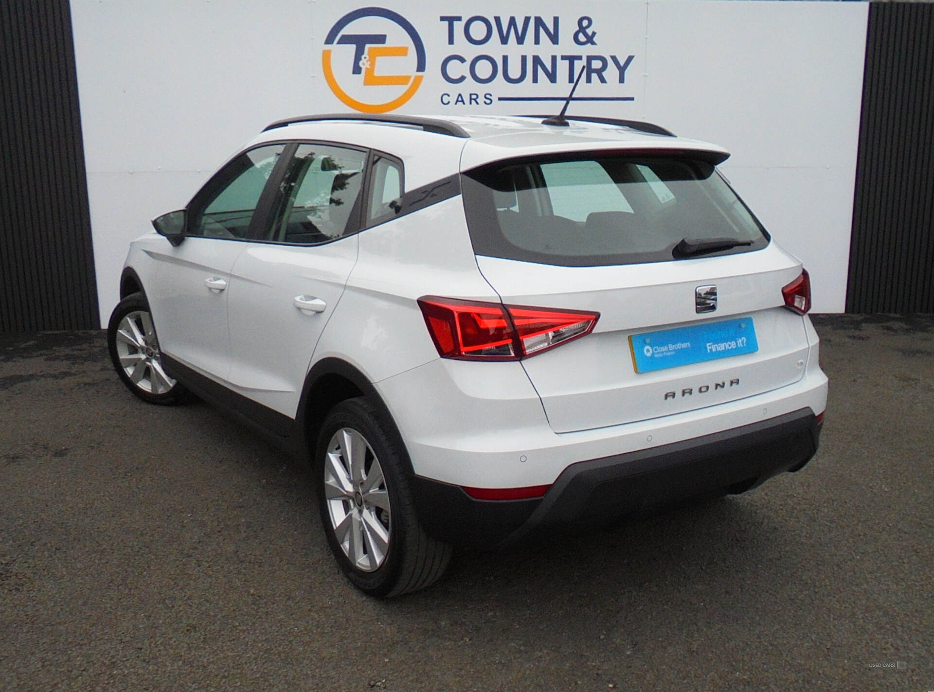 Car Thumbnail 4