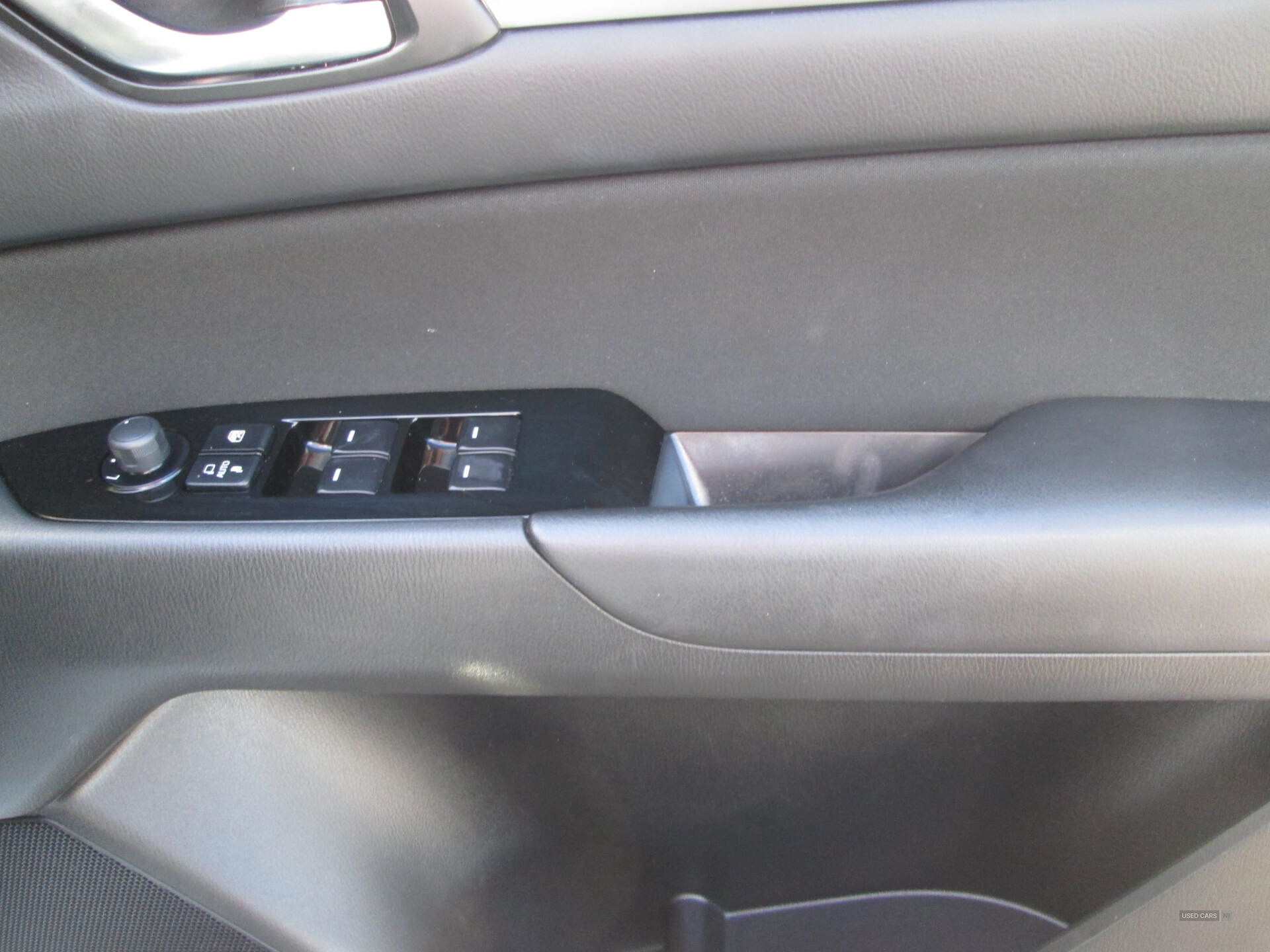 Car Thumbnail 14