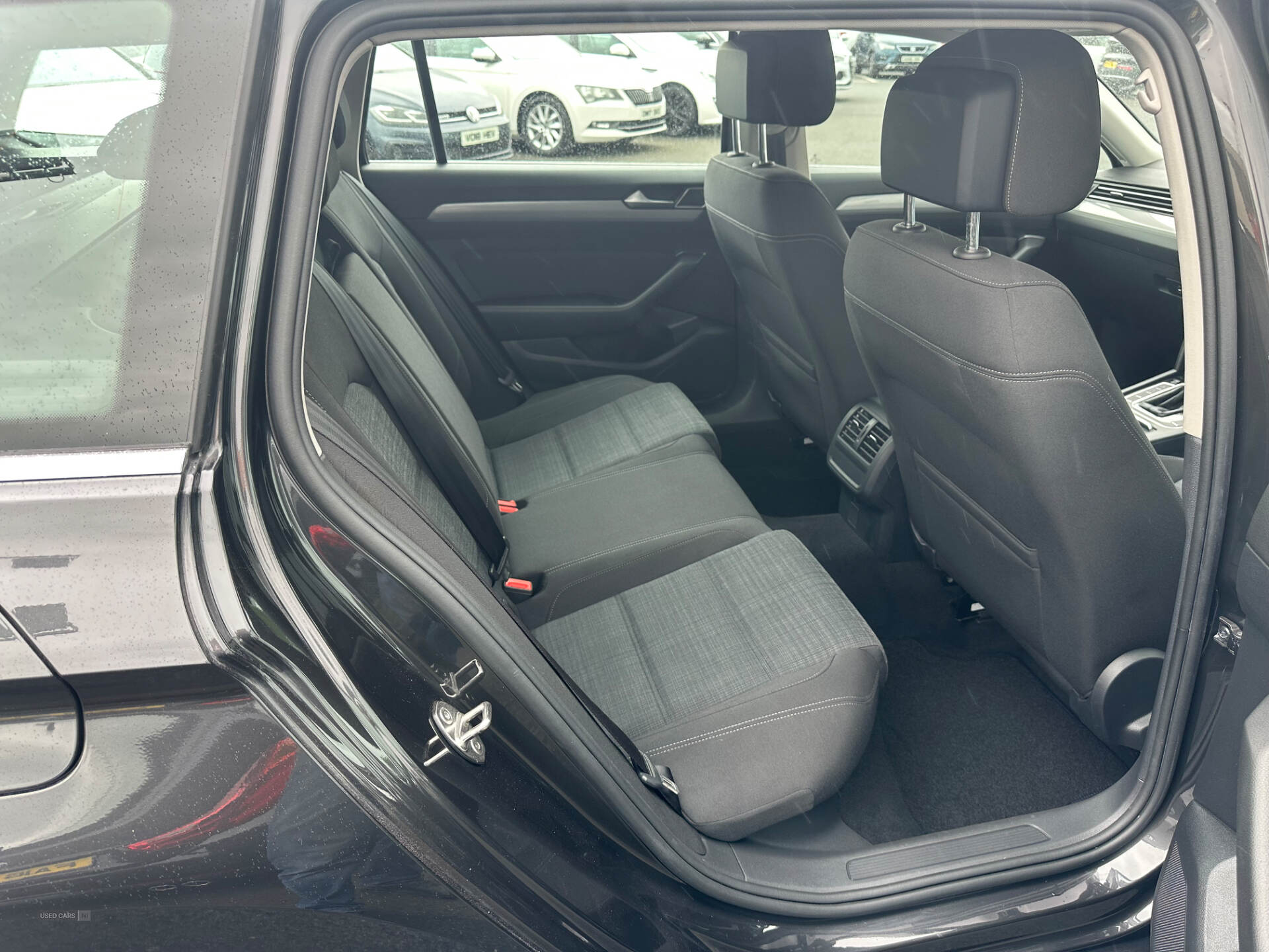 Volkswagen Passat DIESEL ESTATE in Down