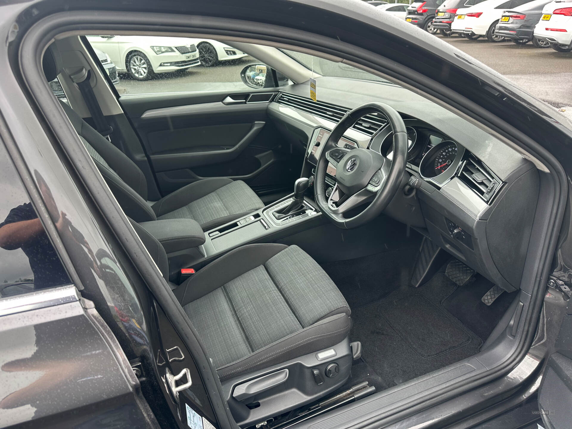 Volkswagen Passat DIESEL ESTATE in Down