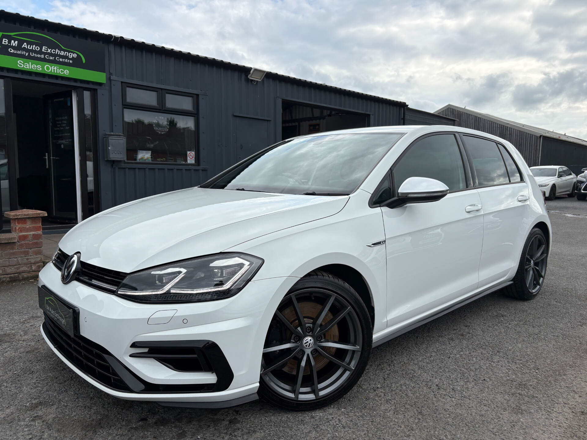 Volkswagen Golf HATCHBACK in Down