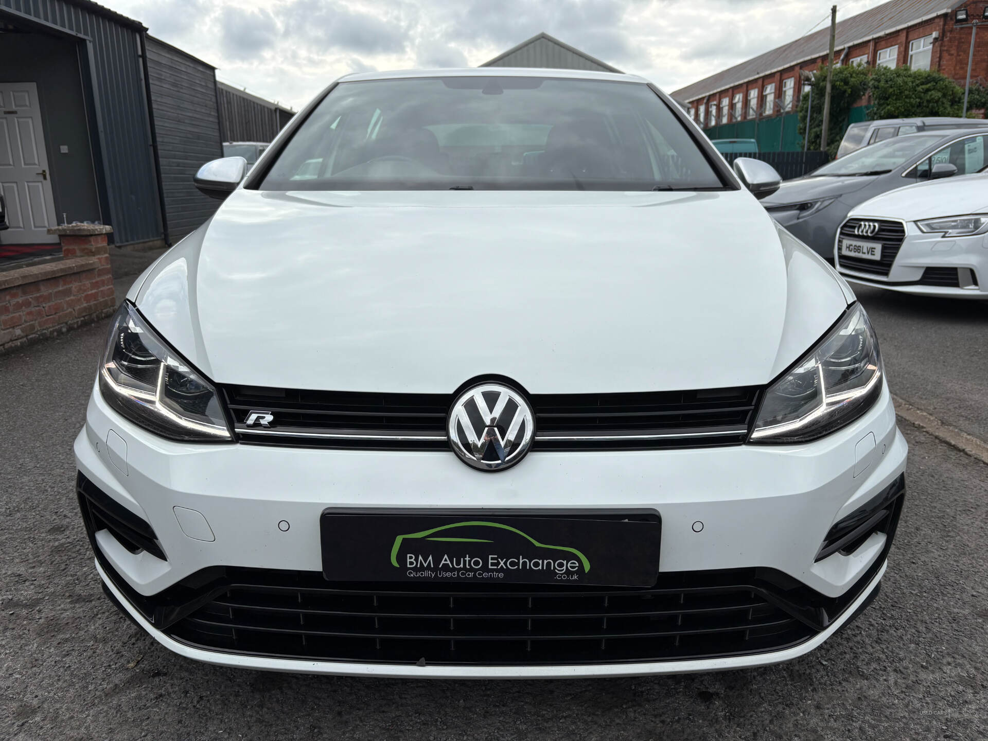 Volkswagen Golf HATCHBACK in Down