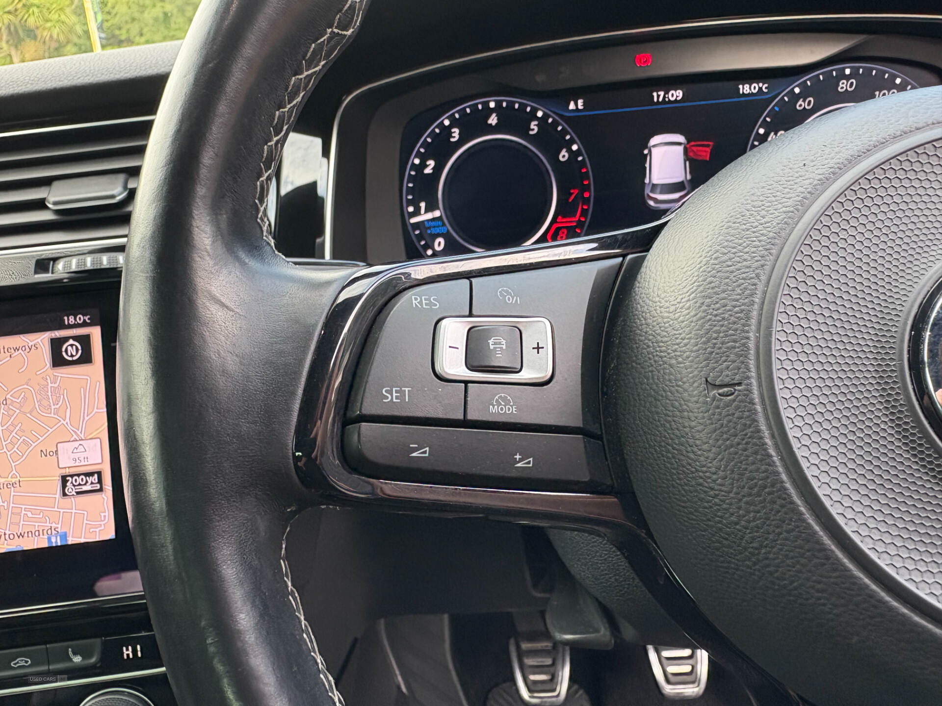 Volkswagen Golf HATCHBACK in Down