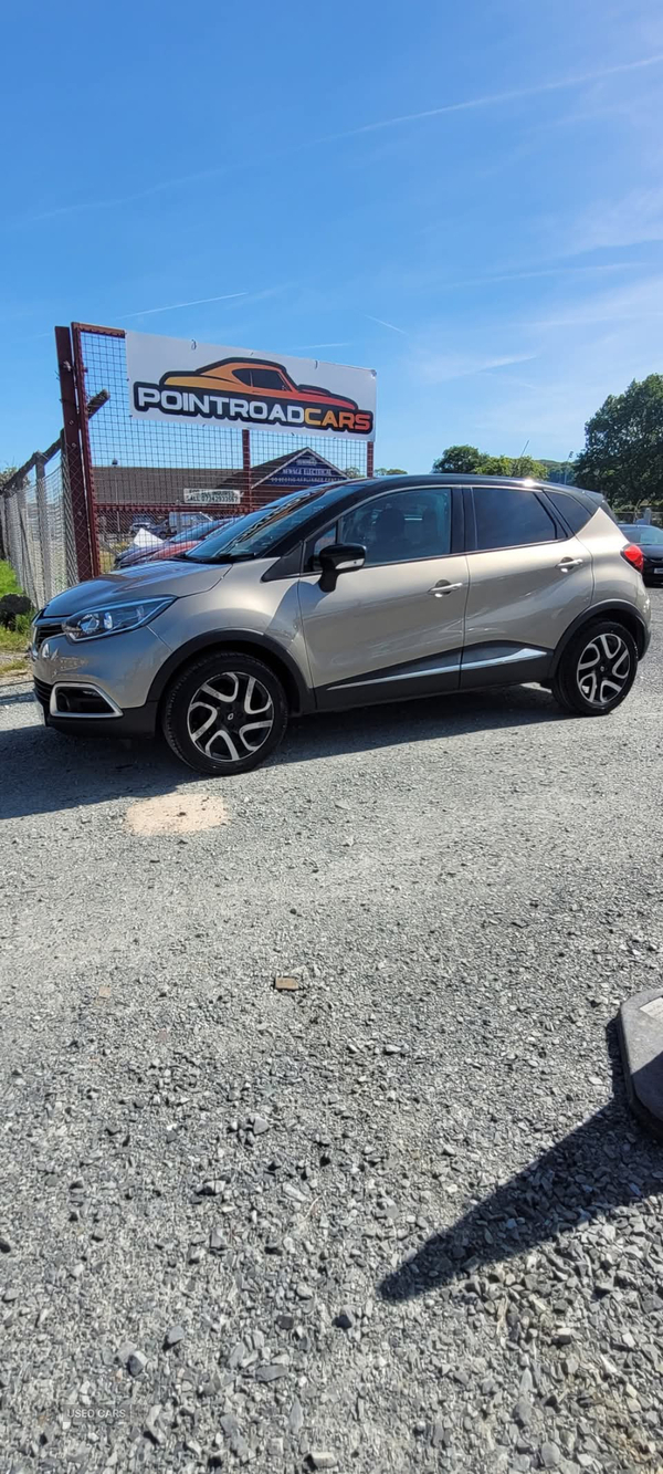 Renault Captur DIESEL HATCHBACK in Down