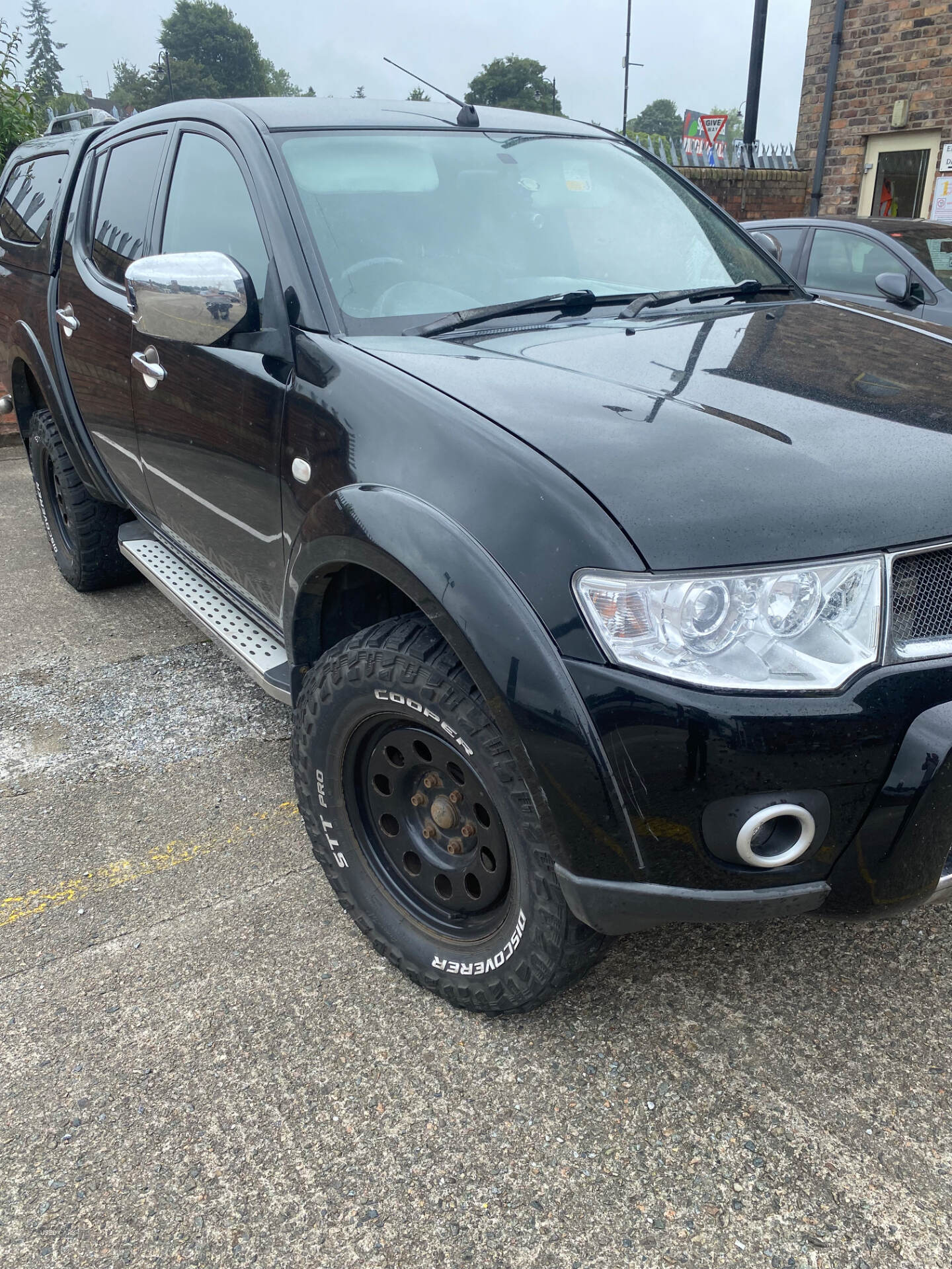 Mar 2011 Mitsubishi L200 Double Cab DI-D Barbarian 4WD 176Bhp