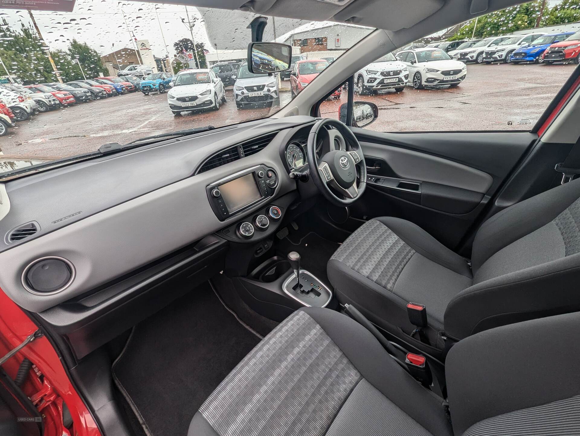 Jan 2017 Toyota Yaris 1.33 VVT-i Icon 5dr CVT