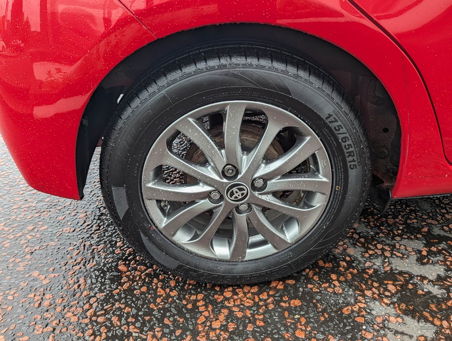 Jan 2017 Toyota Yaris 1.33 VVT-i Icon 5dr CVT