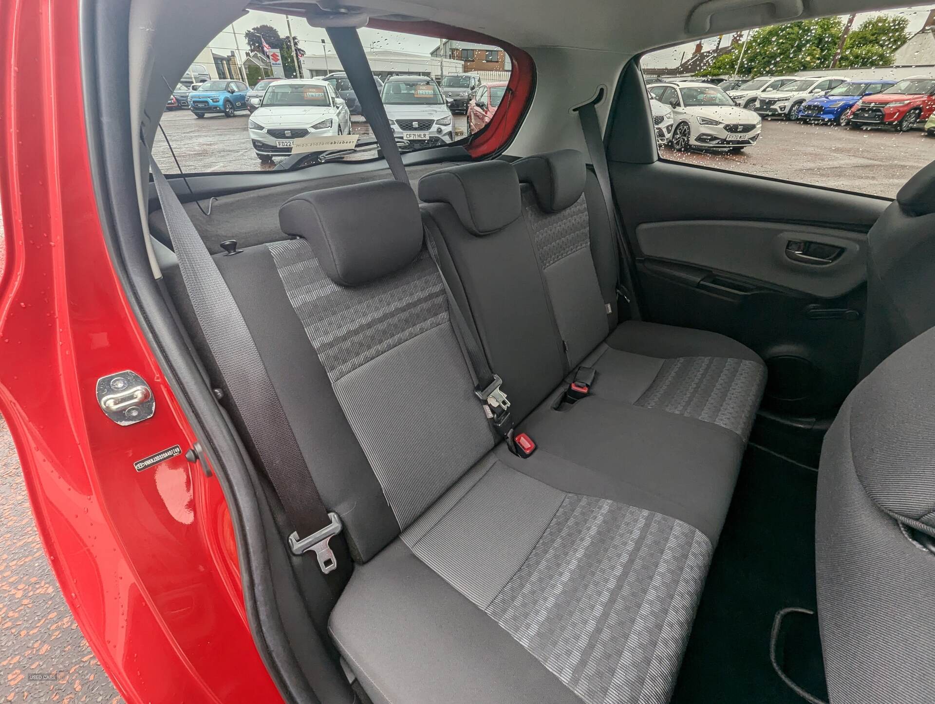 Jan 2017 Toyota Yaris 1.33 VVT-i Icon 5dr CVT