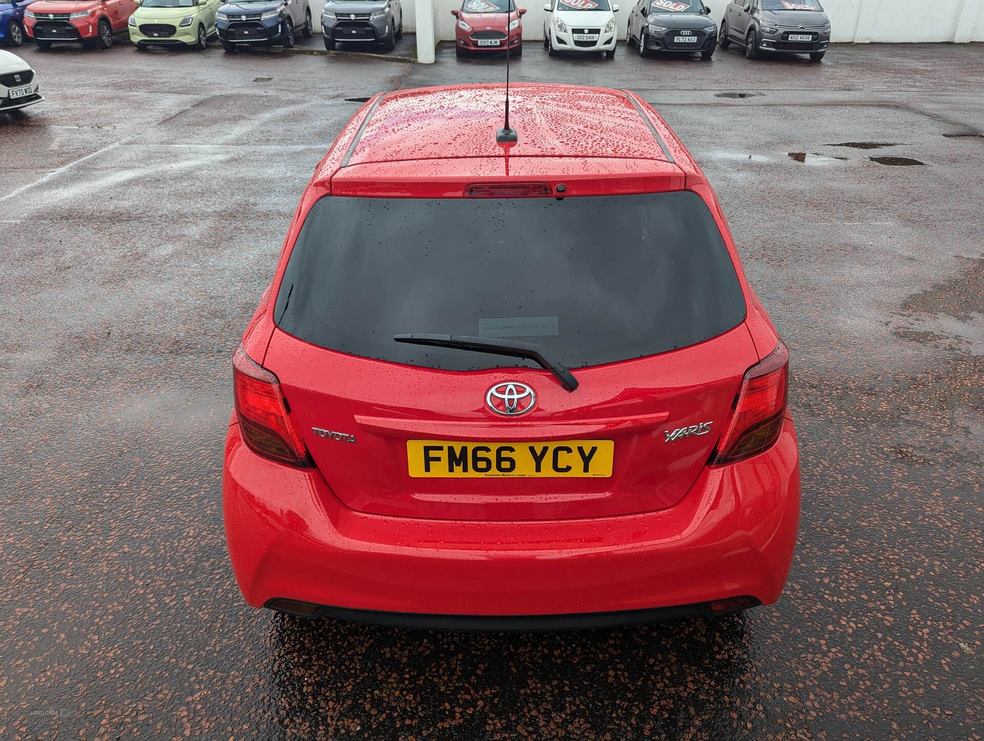 Jan 2017 Toyota Yaris 1.33 VVT-i Icon 5dr CVT