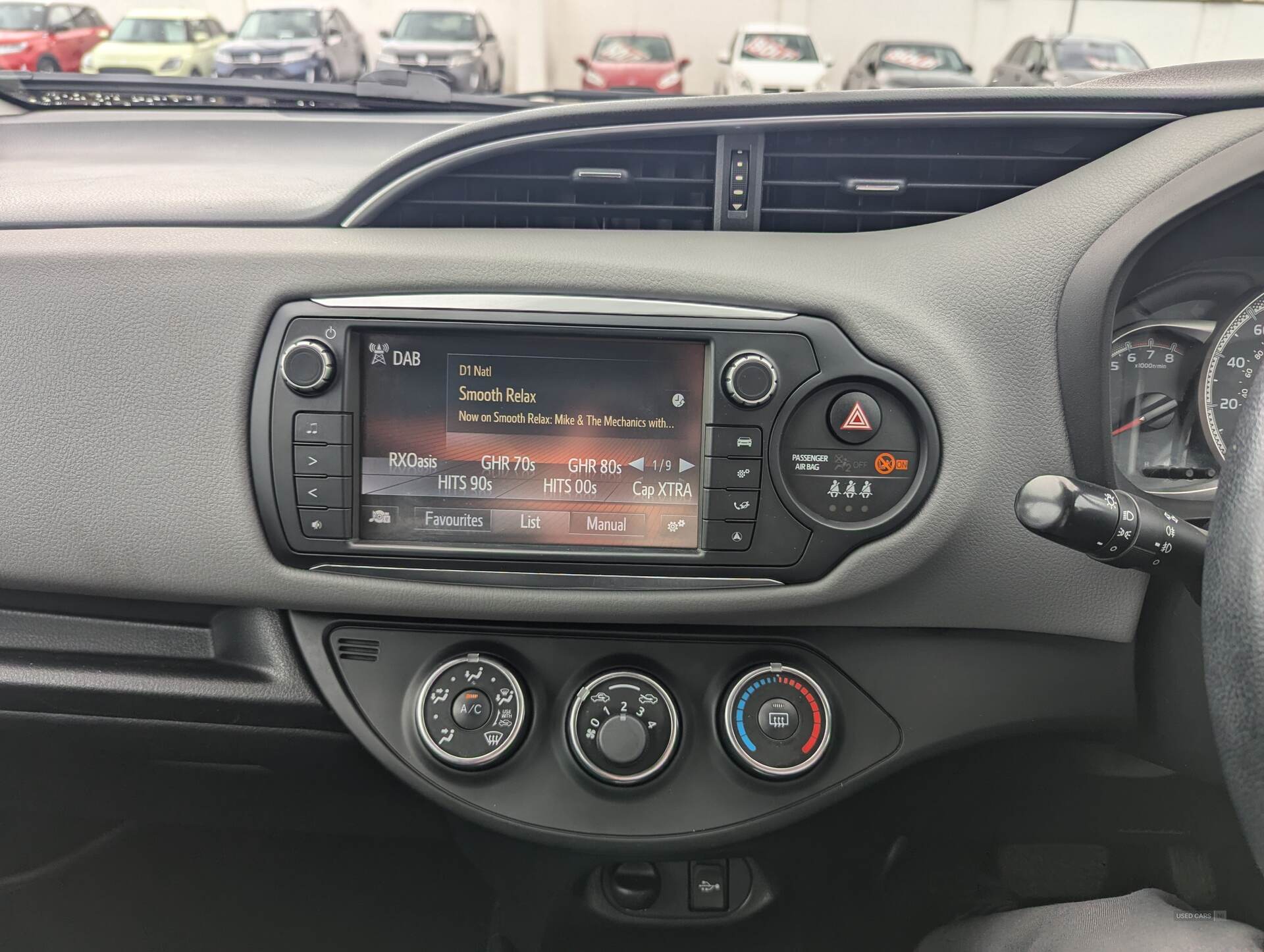 Jan 2017 Toyota Yaris 1.33 VVT-i Icon 5dr CVT