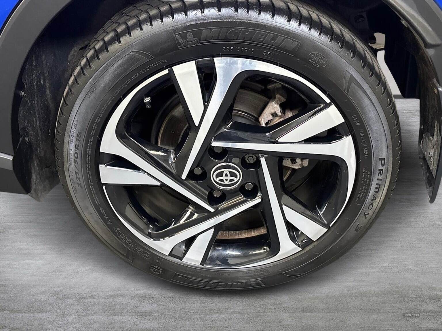 Jan 2023 Toyota C-HR 1.8 Hybrid Design 5Dr Cvt