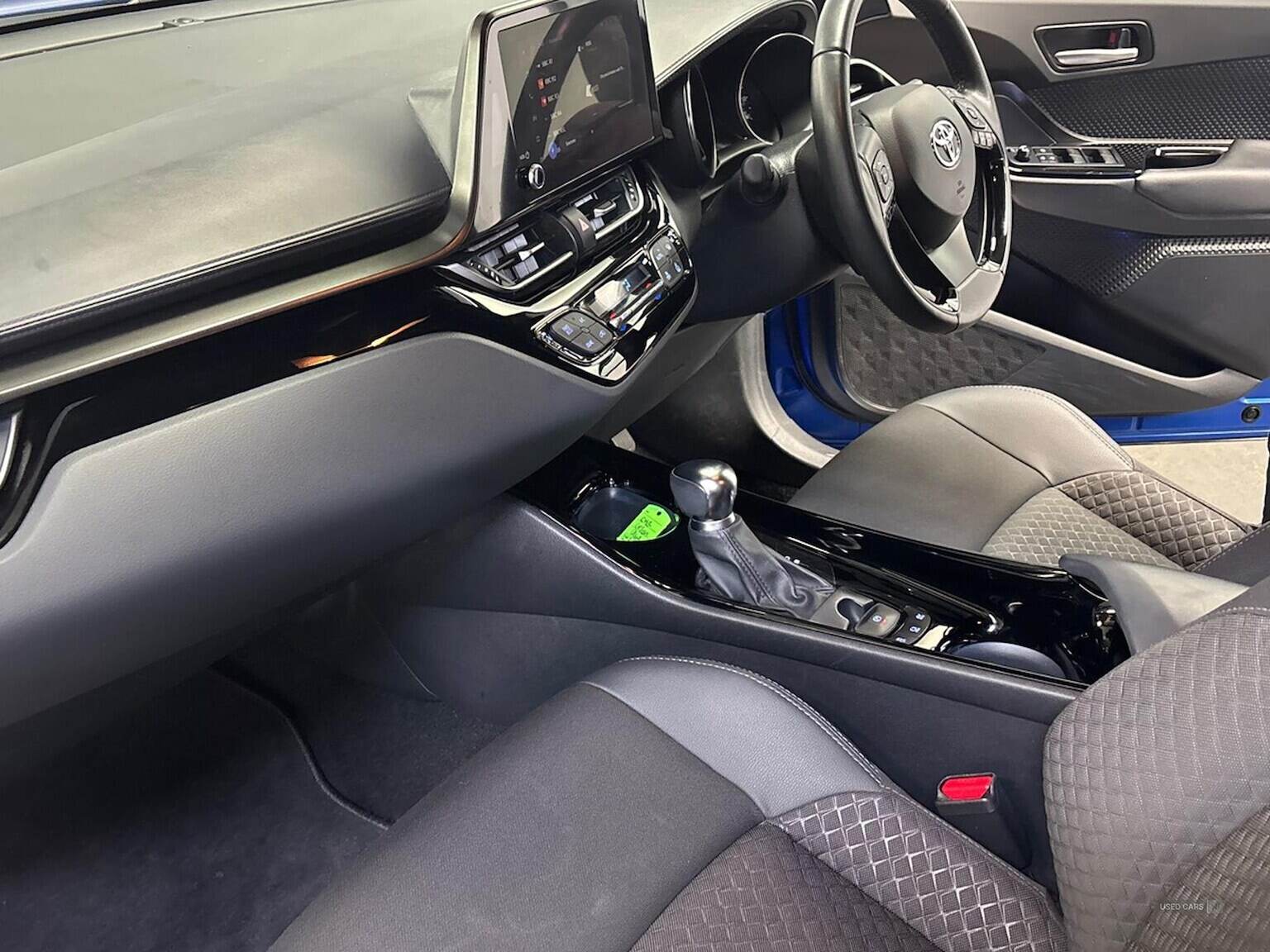 Jan 2023 Toyota C-HR 1.8 Hybrid Design 5Dr Cvt