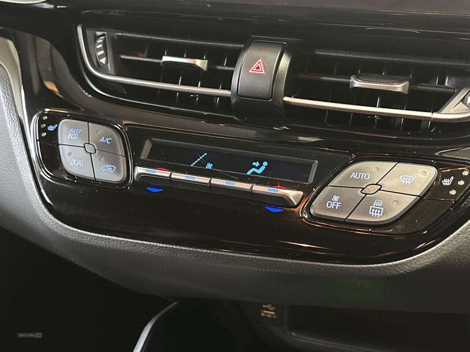 Jan 2023 Toyota C-HR 1.8 Hybrid Design 5Dr Cvt