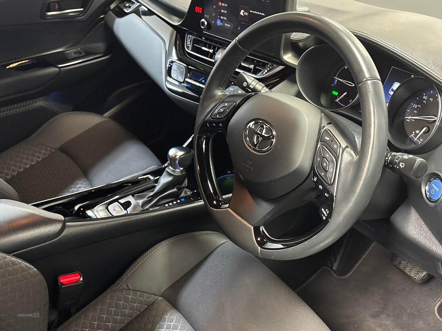 Jan 2023 Toyota C-HR 1.8 Hybrid Design 5Dr Cvt