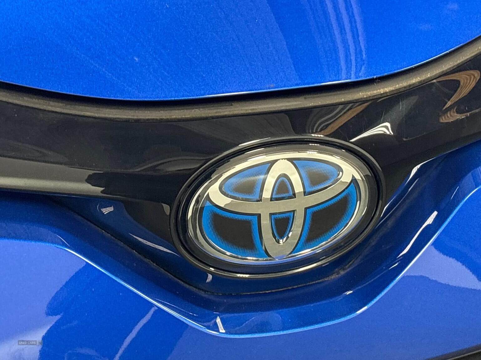 Jan 2023 Toyota C-HR 1.8 Hybrid Design 5Dr Cvt