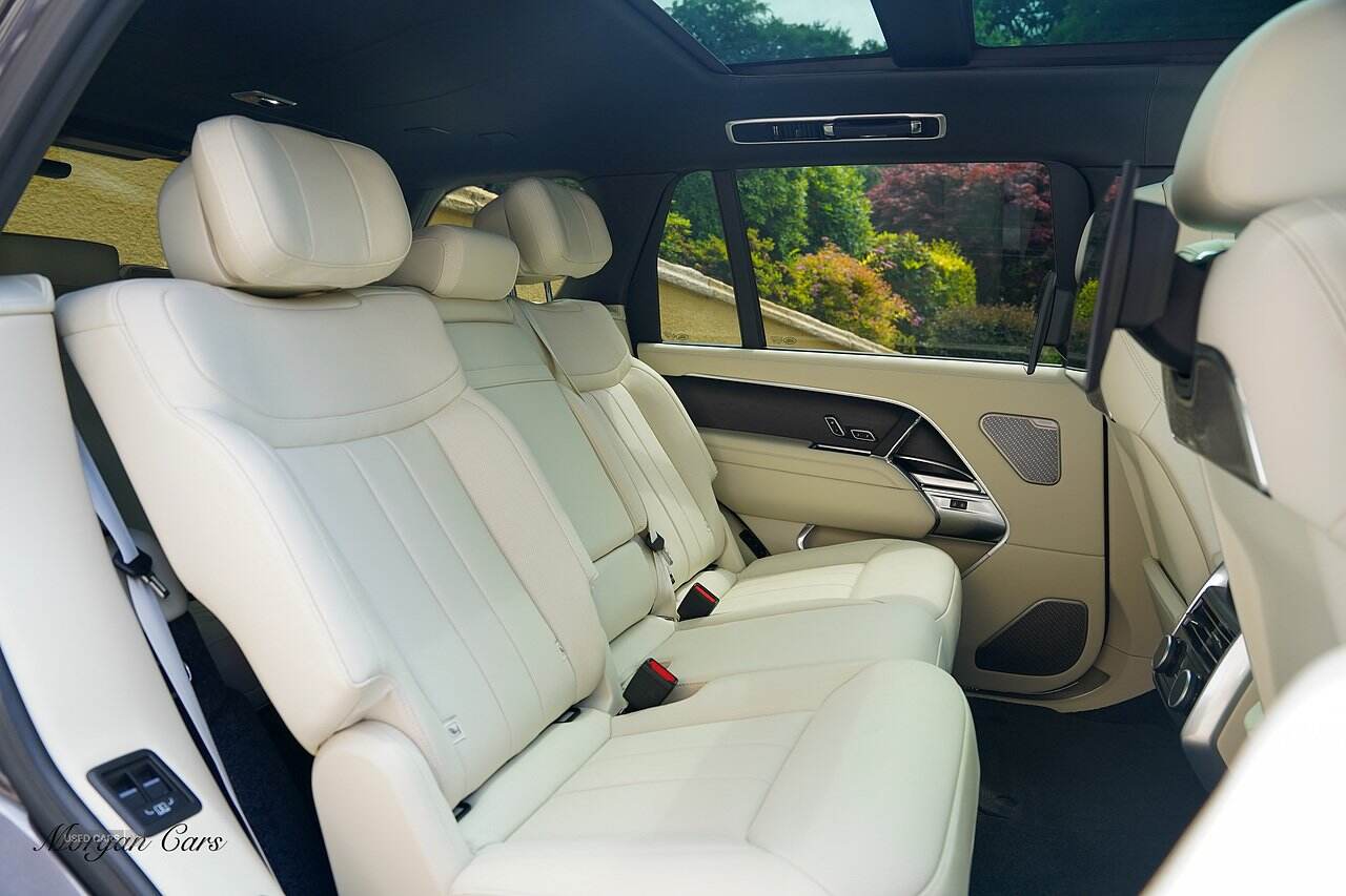 Mar 2024 Land Rover Range Rover 3.0 P400 Autobiography LWB 4dr Auto [7 Seat]