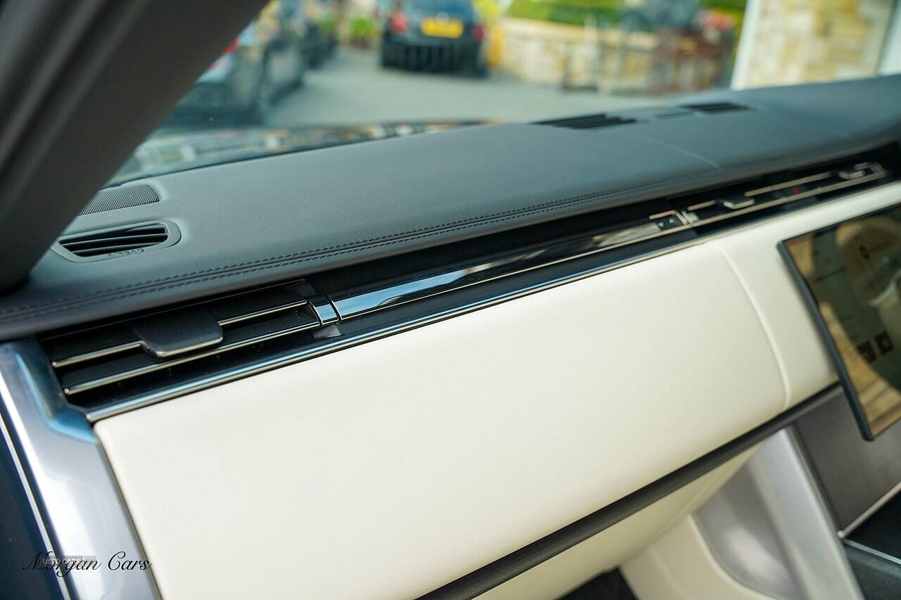 Mar 2024 Land Rover Range Rover 3.0 P400 Autobiography LWB 4dr Auto [7 Seat]