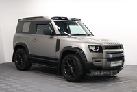 Land Rover Defender 90 D250 MHEV X-Dynamic S in Down
