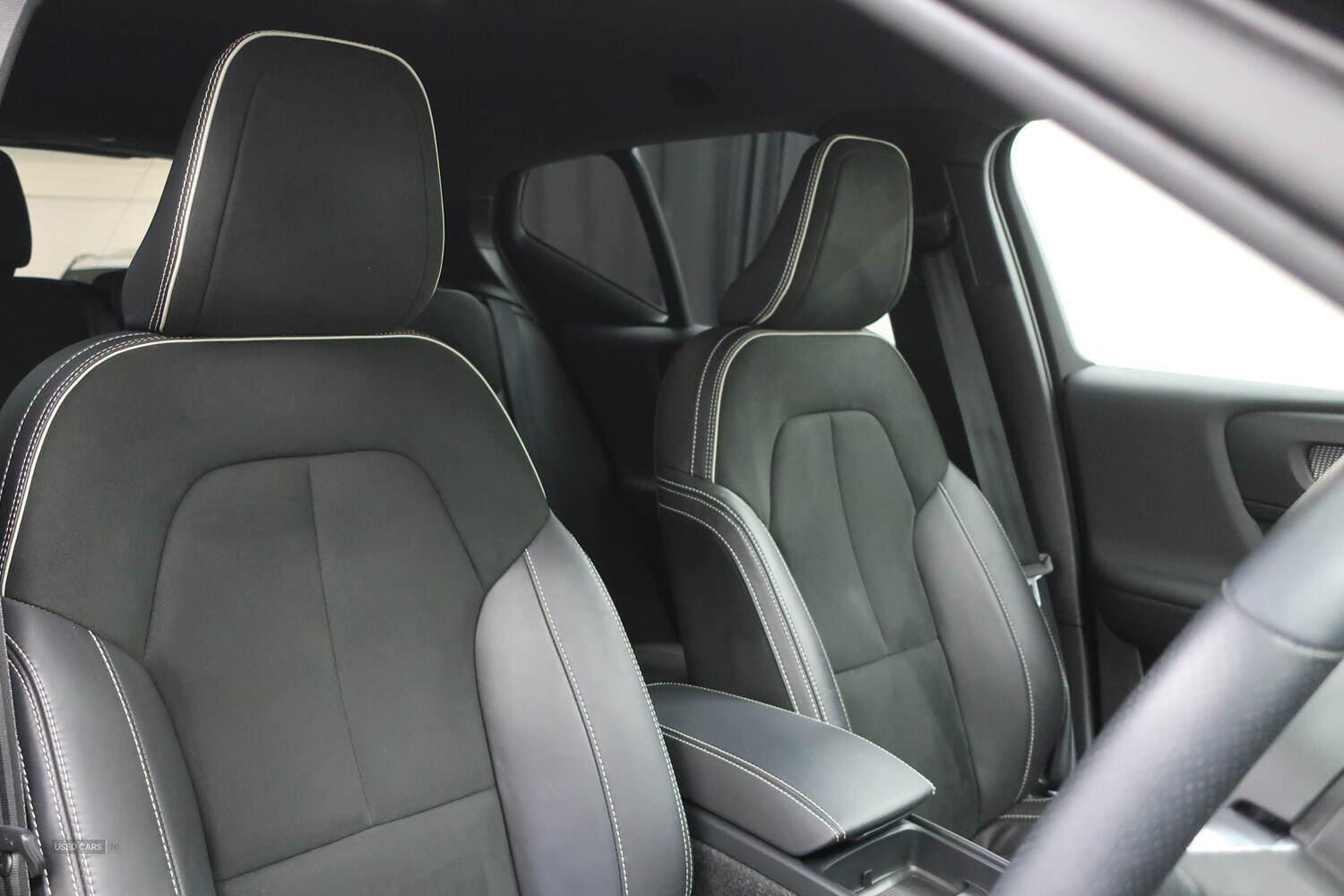 Apr 2021 Volvo XC40 1.5 T3 [163] R DESIGN 5dr