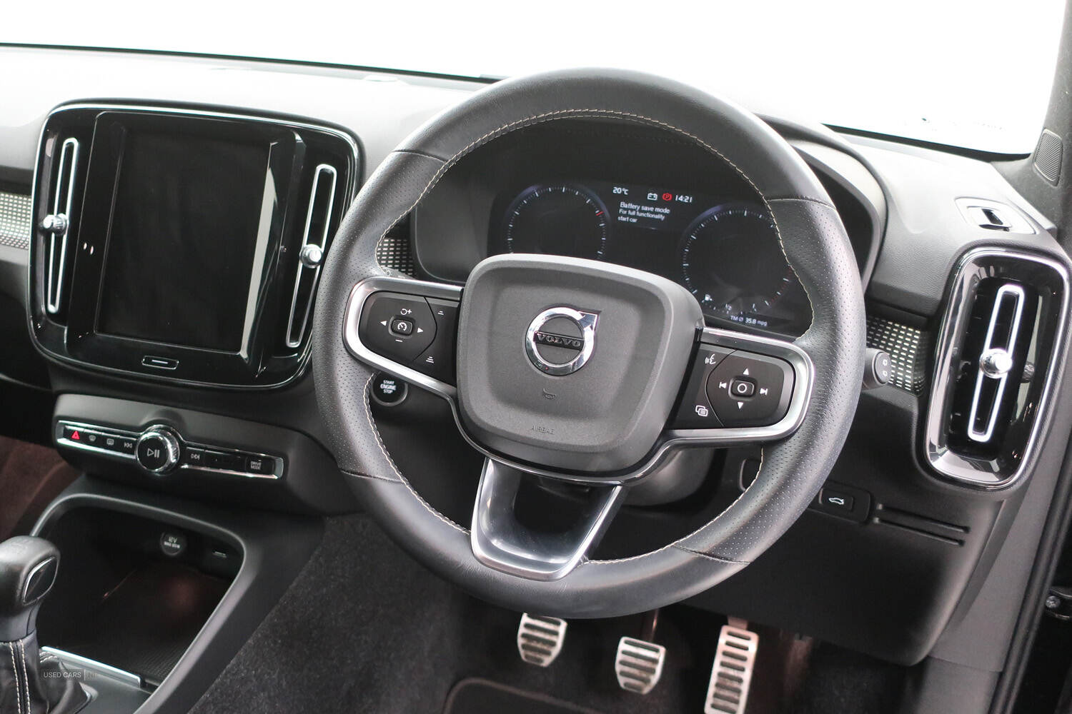 Apr 2021 Volvo XC40 1.5 T3 [163] R DESIGN 5dr