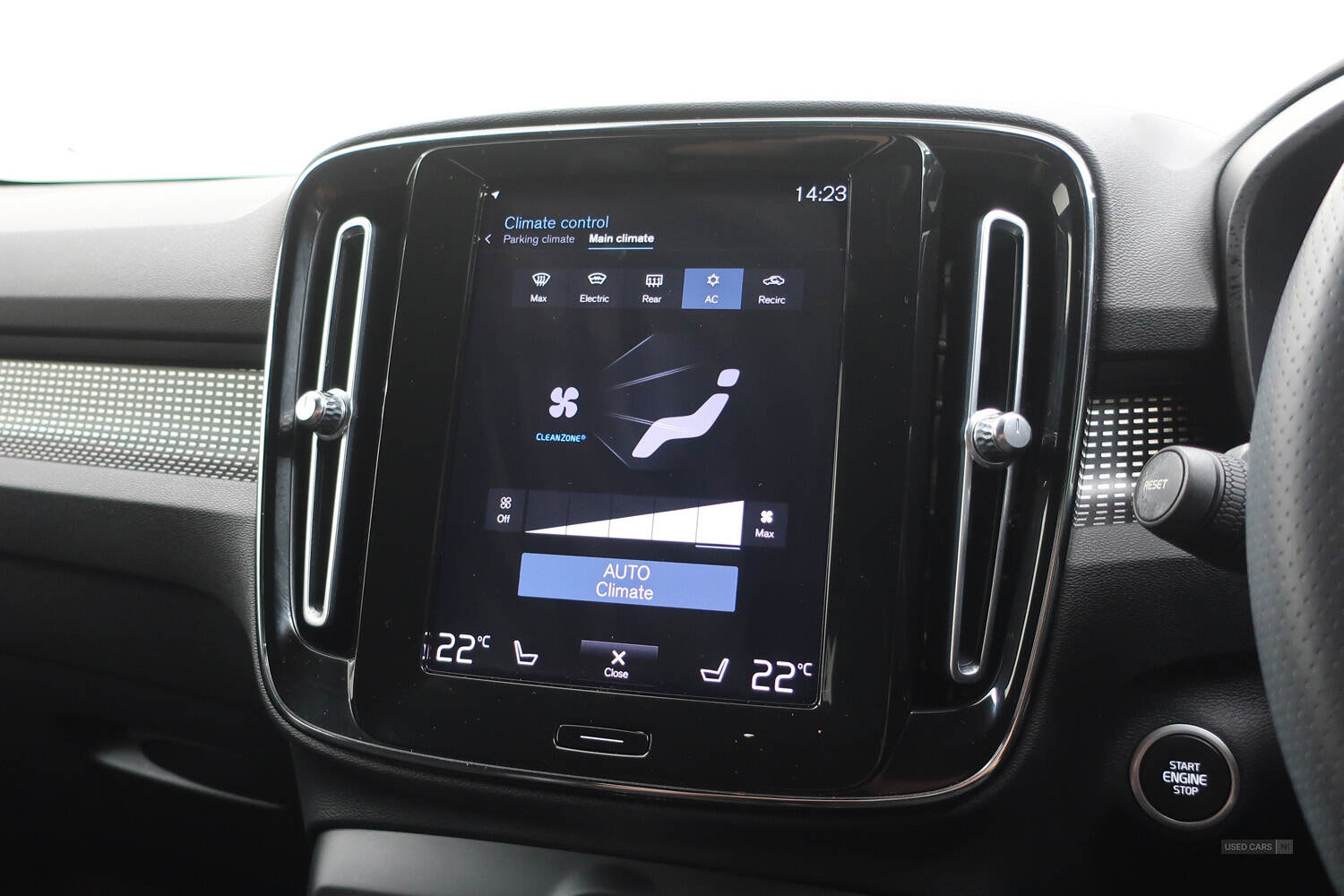 Apr 2021 Volvo XC40 1.5 T3 [163] R DESIGN 5dr