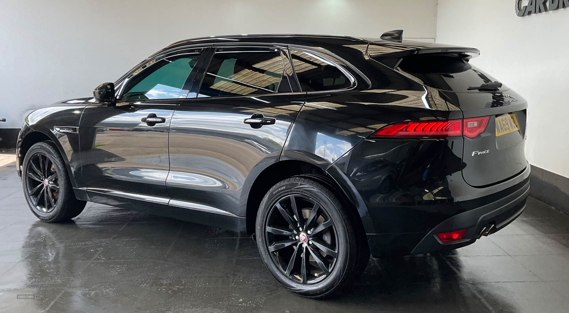 Nov 2019 Jaguar F-Pace 2.0d [180] Chequered Flag 5dr Auto AWD
