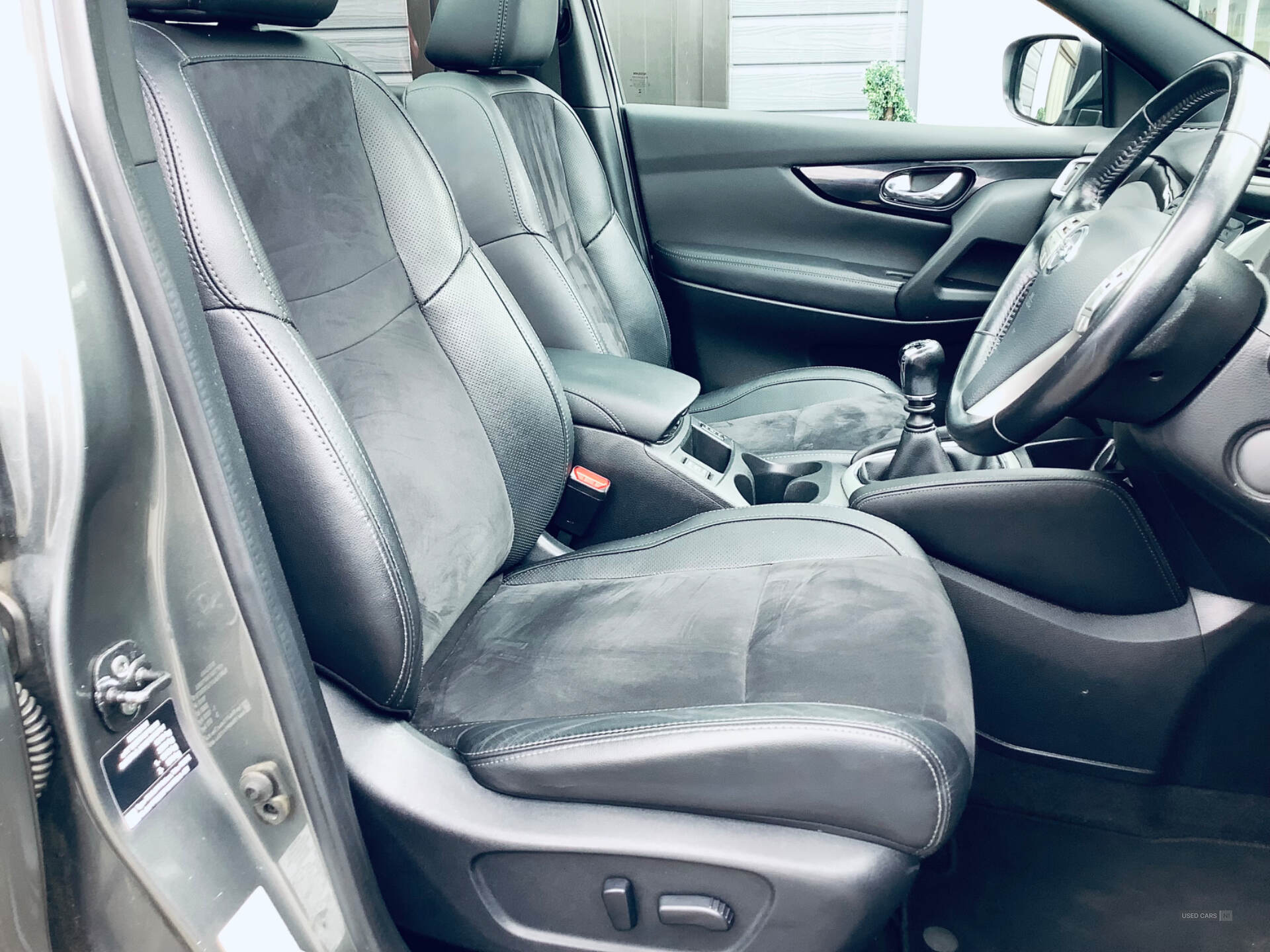 Nissan Qashqai DIESEL HATCHBACK in Down